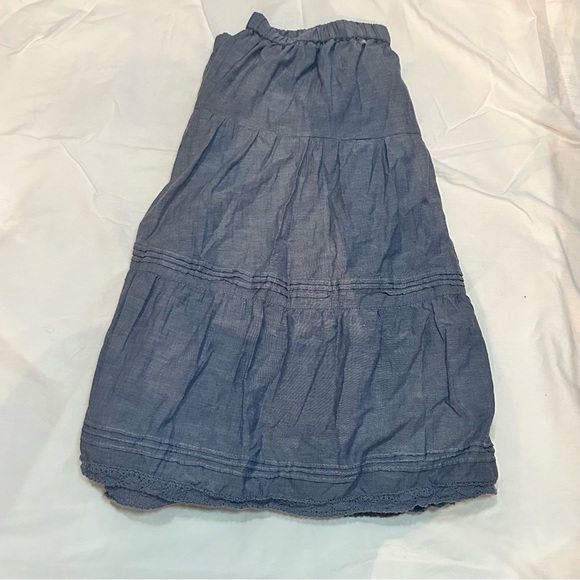 A cute blue frilly skirt - Picture 5 of 7